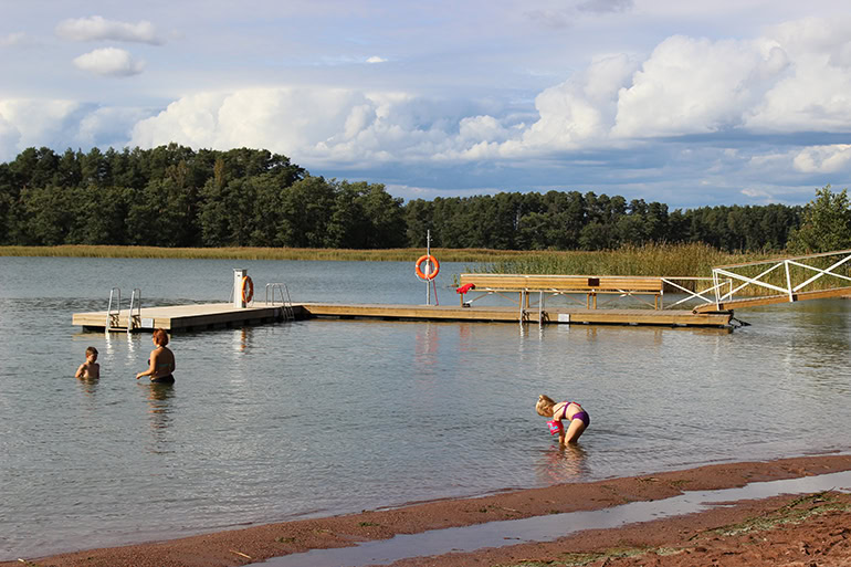 Naantalin Nunnalahden uimalaituri