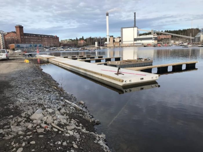 Tampere Naistenlahti aallonvaimentajalaituri